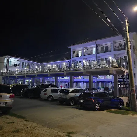 Aproape De Mare/ La Castel