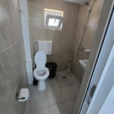 Aproape De Mare/ La Castel Πανσιόν 3*