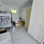 Konukevi Aproape De Mare/ La Castel Costinești