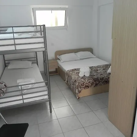 Aproape De Mare/ La Castel Affittacamere Costinesti