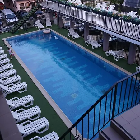 Aproape De Mare/ La Castel Guest house Costinesti