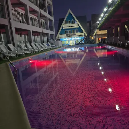 Aproape De Mare/ La Castel Costinesti