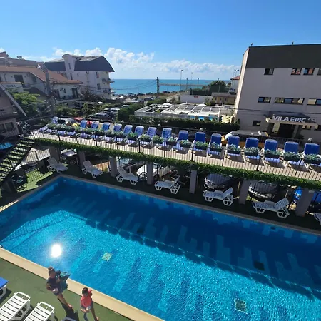 Aproape De Mare/ La Castel